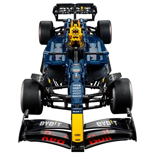 Head on, front wing and nose