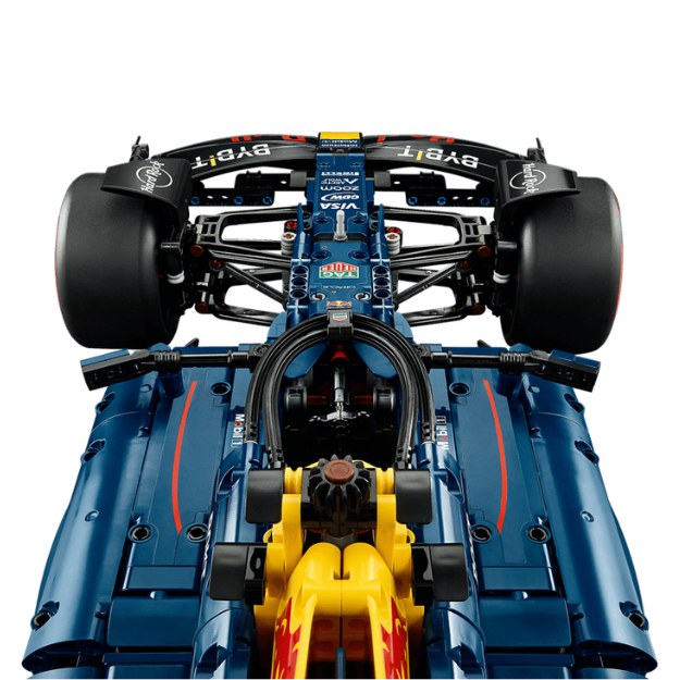 Rear wing and V6 engine detail